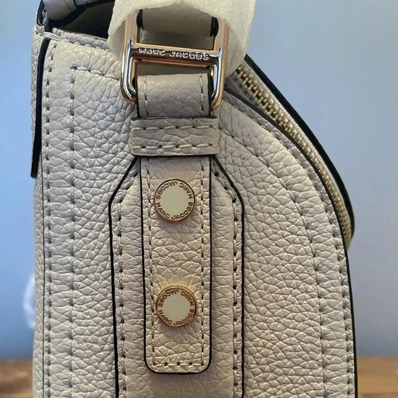 NWT Marc Jacobs Messenger White Leather with Gold accents Crossbody Purse - Picture 11 of 12